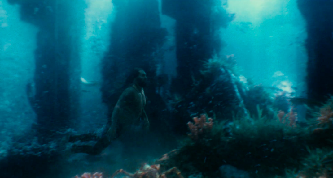 Justice League Movie Trailer Screencaps Screenshots Screengrabs HD Hi Res Images Aquaman Arthur Curry Jason Momoa